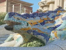 Park Güell: Entry Ticket & Guided Tour in Italian